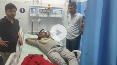 झालरापाटन: झालरापाटन नेक्सा शोरूम के पास अनियंत्रित होकर बाइक सवार पुलिस कर्मी गिरकर घायल, जिला अस्पताल में भर्ती