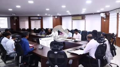 कोडरमा: उपायुक्त ऋतुराज की अध्यक्षता में यूटिलिटी टास्क फोर्स की बैठक संपन्न, दिए आवश्यक दिशा-निर्देश