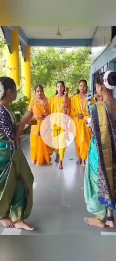 तक्षशिला हायर सेकेण्डरी स्कूल खुरई मे में धूमधाम से मनाई गई दीपावली श्रीराम लक्ष्मण मैया सीता की झांकी सजाई गई