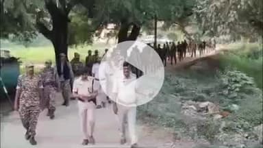 कोईलवर: चांदी थाना क्षेत्र में विधानसभा चुनाव के लिए किया गया फ्लैग मार्च, शांतिपूर्ण मतदान की अपील की गई