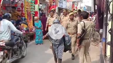 शाहबाद: सहायक पुलिस अधीक्षक ने नगर के प्रमुख बाजारों में पैदल मार्च किया, सुरक्षा व्यवस्था का लिया जायजा