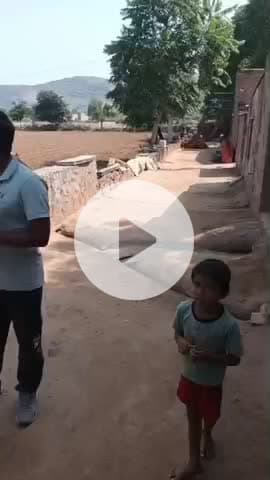 भुसावर: गांव जसवर में एक आवारा सांड का आतंक, एक किसान पर किया हमला और किया घायल