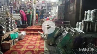 शिकारीपाड़ा: शिकारीपाड़ा में धूमधाम से मनाई गई धनतेरस, खरीदारी के लिए बाजार में उमड़ी भीड़