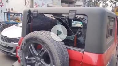 पटना ग्रामीण: पटना के चौक थाना क्षेत्र में दर्जनों वाहनों के शीशे तोड़े जाने से हड़कंप, वाहन चालकों व मालिकों का पुलिस पर आरोप