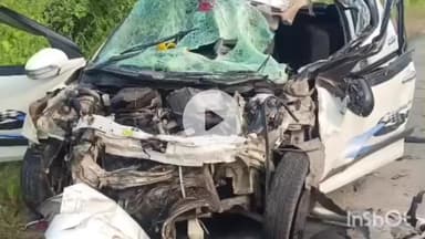 धरमपुरी: धामनोद के भारुडपुरा घाट पर भीषण सड़क हादसा, कार और आईसर की टक्कर में दो की मौत और तीन घायल