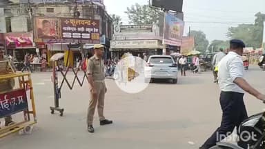 हरदोई: धनतेरस के चलते सिनेमा रोड पर वाहनों की नो एंट्री, सुरक्षा व्यवस्था कड़ी, महिला पुलिसकर्मी भी तैनात