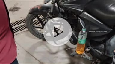 लाडपुरा: एमबीएस अस्पताल के बेसमेंट पार्किंग से कर्मचारियों की मोटरसाइकिल से पेट्रोल चोरी, कर्मचारी को देख भागे चोर