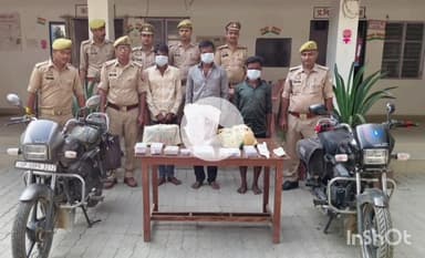 हरदोई: हरियावां पुलिस ने तीन शातिर चोरों को चोरी के आभूषण, नगदी, बर्तन, 2 बाइक व अवैध तमंचे के साथ गिरफ्तार किया