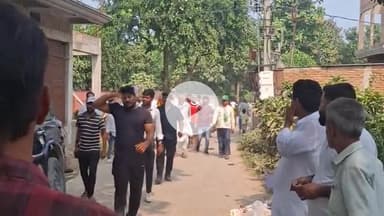 महनार: विधानसभा से NDA गठबंधन प्रत्याशी ई. रविन्द्र सिंह का जनसंपर्क अभियान तेज़, खरजम्मा में लोगों से की मुलाकात