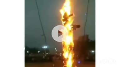 कलान: मिर्जापुर में चल रही रामलीला में आज मेला के अंतिम दिन रावण वध व राम के राज्याभिषेक की लीलाओं का मनोहारी मंचन किया गया