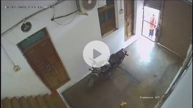 सागर नगर: सावधान: सागर में संदिग्ध गिरोह सक्रिय, बड़ा बाजार इलाके में घर में घुसती युवती सीसीटीवी में कैद