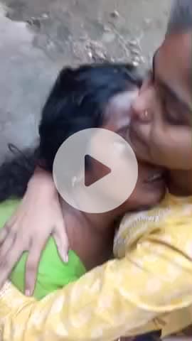 दहेज के लिए एक बेटी का हाल ऐसा हुआ है  
Renu devi ये मेरी बहन है जो इसके पति देवर, सास, देवर की पत्नी ससुर ने दहेज के