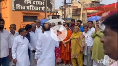 चूरू: चूरू में कांग्रेस नेताओं ने बाजार में दीपावली की रामा-श्यामा की, व्यापारियों को दी शुभकामनाएं