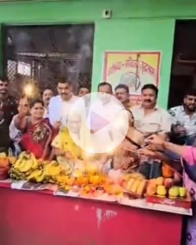 कानपुर: भारतीय उद्योग व्यापार मंडल के व्यापारियों ने वृद्धा आश्रम में मनाई दीपावली