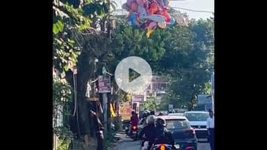 देहरादून: दून के इस वीडियो ने सबका दिल छू लिया, गुब्बारा बेचने वाले युवक के हाथ से छुटी रस्सी, देखिए आगे क्या हुआ