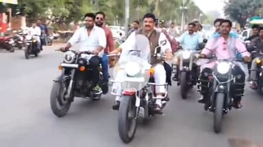 सागर नगर: मंत्री गोविंद सिंह राजपूत ने बाइक से किया बाजार का भ्रमण, लोगों से स्वदेशी वस्तुएं खरीदने की अपील की