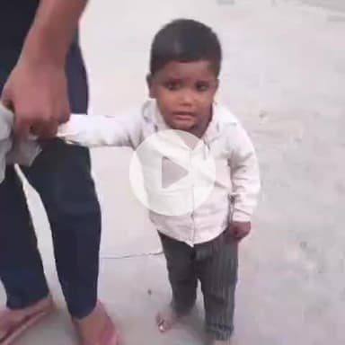 बाह: नदगवा तिराहे पर मिला लावारिस बच्चा, पिनाहट पुलिस ने उसे सकुशल परिजनों को सौंपा