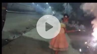 सिराथू: सिराथू इलाके में बच्चों से लेकर बड़ों तक दिवाली की धूम, देर रात तक आतिशबाजी से आसमान जगमगाया