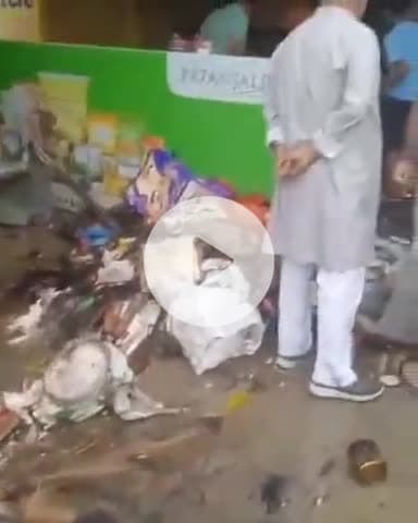 कानपुर: गोविंद नगर में डिपार्टमेंटल स्टोर में लगी आग, लाखों रुपये का सामान जलकर हुआ नष्ट