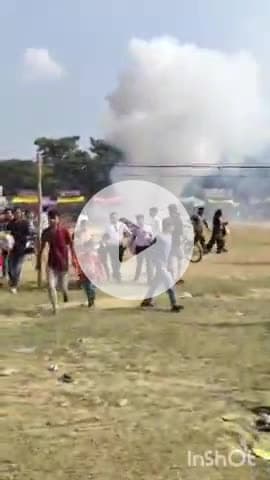 बहराइच: गेंद घर मैदान में पटाखे की दुकान में लगी आग, मची अफरा-तफरी, फायर ब्रिगेड की टीम ने तुरंत पाया काबू