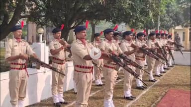 गिरिडीह: न्यू पुलिस लाइन में पुलिस संस्मरण दिवस का आयोजन, शहीद पुलिसकर्मियों को श्रद्धांजलि दी गई