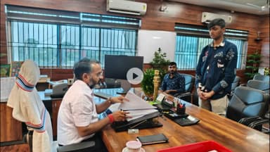 गिरिडीह: उपायुक्त रामनिवास यादव ने जनता दरबार में सुनी लोगों की समस्याएं, अधिकारियों को दिए त्वरित कार्रवाई के निर्देश