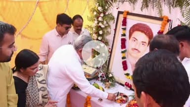 शाहबाद: टोडरपुर ब्लाक मुख्यालय पर मंत्री असीम अरुण ने स्वर्गीय पूर्व विधायक उपेंद्र तिवारी को दी श्रद्धांजलि