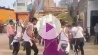 झांसी: झांसी रानी के शहर में कई स्थानों पर हुआ बुंदेलखंड का प्रसिद्ध मोनिया नृत्य, दिखी प्राचीन संस्कृति की झलक