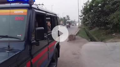 रामपुर: थाना सिविल लाइंस के इंस्पेक्टर संजीव ने कुष्ठ आश्रम और वृद्धाश्रम में पहुंचकर बुजुर्ग महिलाओं व पुरुषों को फल वितरित किए