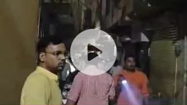 लाडपुरा: रामपुरा थाना इलाके में आर्य समाज रोड पर बर्तन गोदाम में लगी आग, दो दमकलों ने मौके पर पहुँच कर बुझाई आग