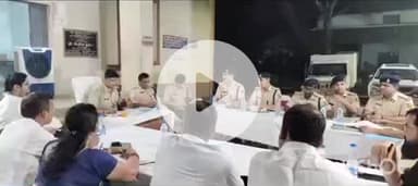 कहरा: बनगांव थाना में चुनाव से पूर्व एसपी हिमांशु के नेतृत्व में चुनाव संबंधी बैठक हुई, निर्देश दिए गए