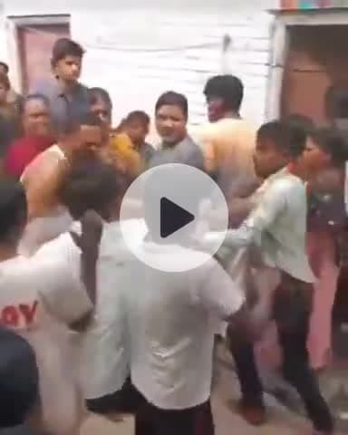 कानपुर: जाजमऊ में संपत्ति बंटवारे को लेकर दो पक्षों में जमकर मारपीट, चले लात-घुसे, वीडियो सोशल मीडिया पर हुआ वायरल