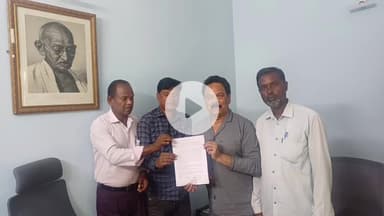 कैरो: कैरो के ग्रामीणों ने सांसद सुखदेव भगत से नगजुआ स्टेशन पर सासाराम, रांची एक्सप्रेस के ठहराव की मांग की