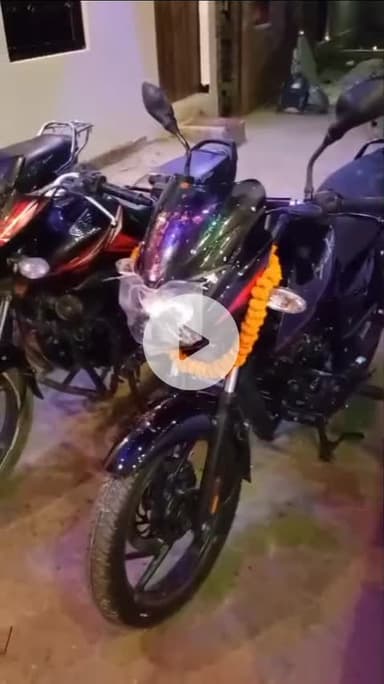 दिनांक 20 अक्टूबर 2025 को इस वर्ष की #दीपावली मेरे जीवन की सबसे यादगार और उल्लासमयी रही।
आप सभी शुभचिंतकों, चाहने वालों और सवा सौ करोड़ देशवासियों द्वारा दिए गए प्रेम, सम्मान और हार्दिक शुभकामनाओं ने इस पर्व को एक नए उजाले से भर दिया। ✨🪔