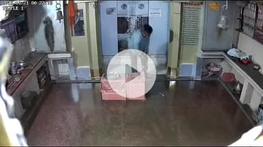 गंगरार: शारणेश्वर महादेव मंदिर में फिर चोरी का प्रयास, सीसीटीवी में कैद हुआ चोर, पुलिस की नाकामी पर ग्रामीणों में आक्रोश