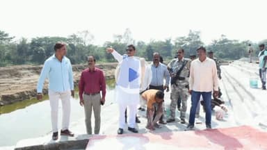 नामकुम: नामकुम स्थित स्वर्णरेखा नदी छठ घाट का रांची सांसद संजय सेठ ने जायजा लिया