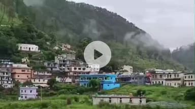 रिखणीखाल: लोनिवि बैजरो डिवीजन के अंतर्गत कई सड़कों के किनारे उगी झाड़ियों के कटान की मांग स्थानीय ग्रामीणों ने उठाई