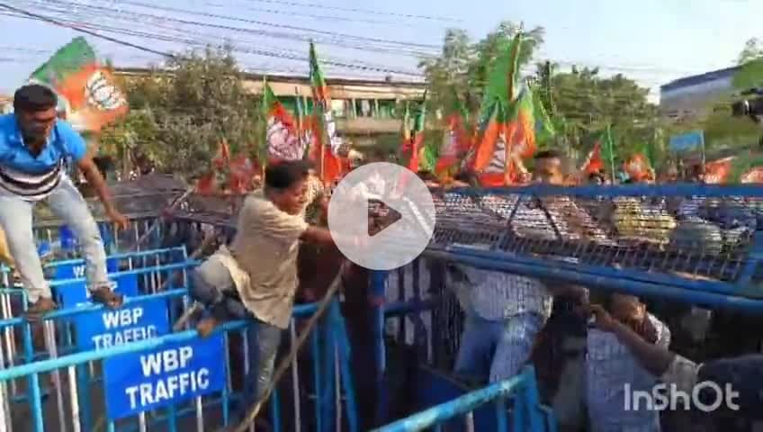 পাঁচলা: হাওড়া জেলা গ্রামীণ পুলিশ সুপার অফিসের সামনে বিক্ষোভ কর্মসূচি বিজেপির ব্যারিকেড ভাঙার চেষ্টা পাঁচলাতে
