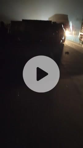 abhi abhi ak cng  6chaka  trak  beriyl pe kat lene ke chakar me  ramouli chouk pe palti he 
benibadh thana ke antar gat