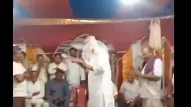 मधेपुरा: बालम गढ़िया गांव में काली पूजा मेला: राजद प्रत्याशी प्रो. चंद्रशेखर से पूछा गया सवाल