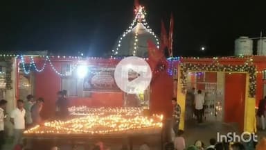 मालथोन: मां काली के दरबार में दीप महोत्सव, भाजपा नेता ने 56 भोग लगाकर मां के चरणों में टेका माथा