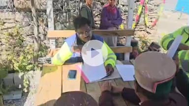 मोरंग: टिढोंग परियोजना पहुँचे चारंग गाँव के ग्रामीणों ने खड्ड के बहाव को रोकने की दी चेतावनी, कहा- शकचंग नाले में जल्द लगाए पुल