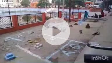 देेेवरिया: देवरिया शहर में छठवेदी को लेकर छठ घाटों पर उमड़ रही भारी भीड़, लोग छठ बेदी की तैयारी में जुटे