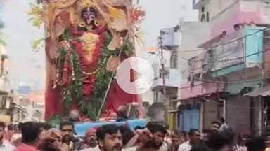 फरेंदा: बृजमनगंज में मां भद्र काली की भव्य शोभायात्रा निकाली गई