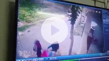 सारनाथ क्षेत्र के गणपति नगर में युवती पर दो महिलाओं ने किया हमला, FIR दर्ज, वीडियो हुआ वायरल