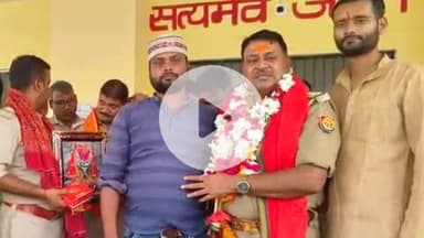 सिराथू: कड़ा धाम थाने में फूलमाला के साथ एक थाना अध्यक्ष को दी गई विदाई, दूसरे थाना अध्यक्ष का किया गया स्वागत