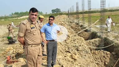 रामपुर: पहाड़ी गांव के जंगल में व्योमकेश आवासीय योजना की चारदिवारी का कार्य शुरू, डीएम, एसपी व आरडीए के अफसरों ने लिया जायजा