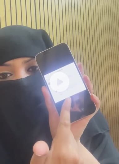 बरेली: #Bareilly के #तौकीर रजा की बहू #Nidakhan का सनसनीखेज आरोप
निदा खान बोली इनकी की सोच तालिबानी, मौलाना की पहली बेग #up360