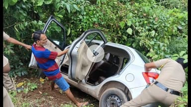 दोडामार्ग: तिलारी येथे आढळली नंबर प्लेट नसलेली रक्ताने माखलेली कार पोलीस घटनास्थळी दाखल, घातपाताचा संशय वाढला