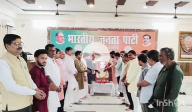 हरदोई: भाजपा कार्यालय पर स्वतंत्रता संग्राम सेनानी मदारी पासी की जयंती मनाई गई